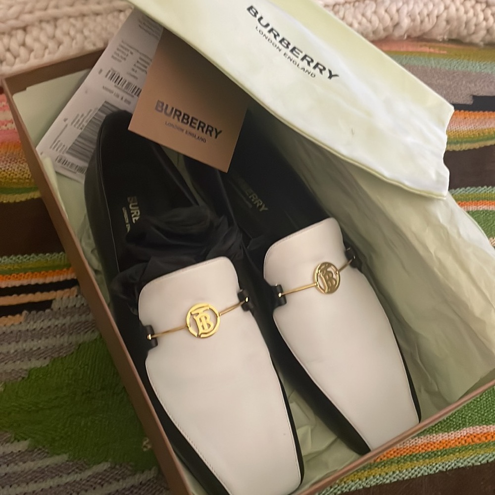 Auth Burberry Black & white Calf leather tuxedo Flats Loafer’s Shoes 8 .5